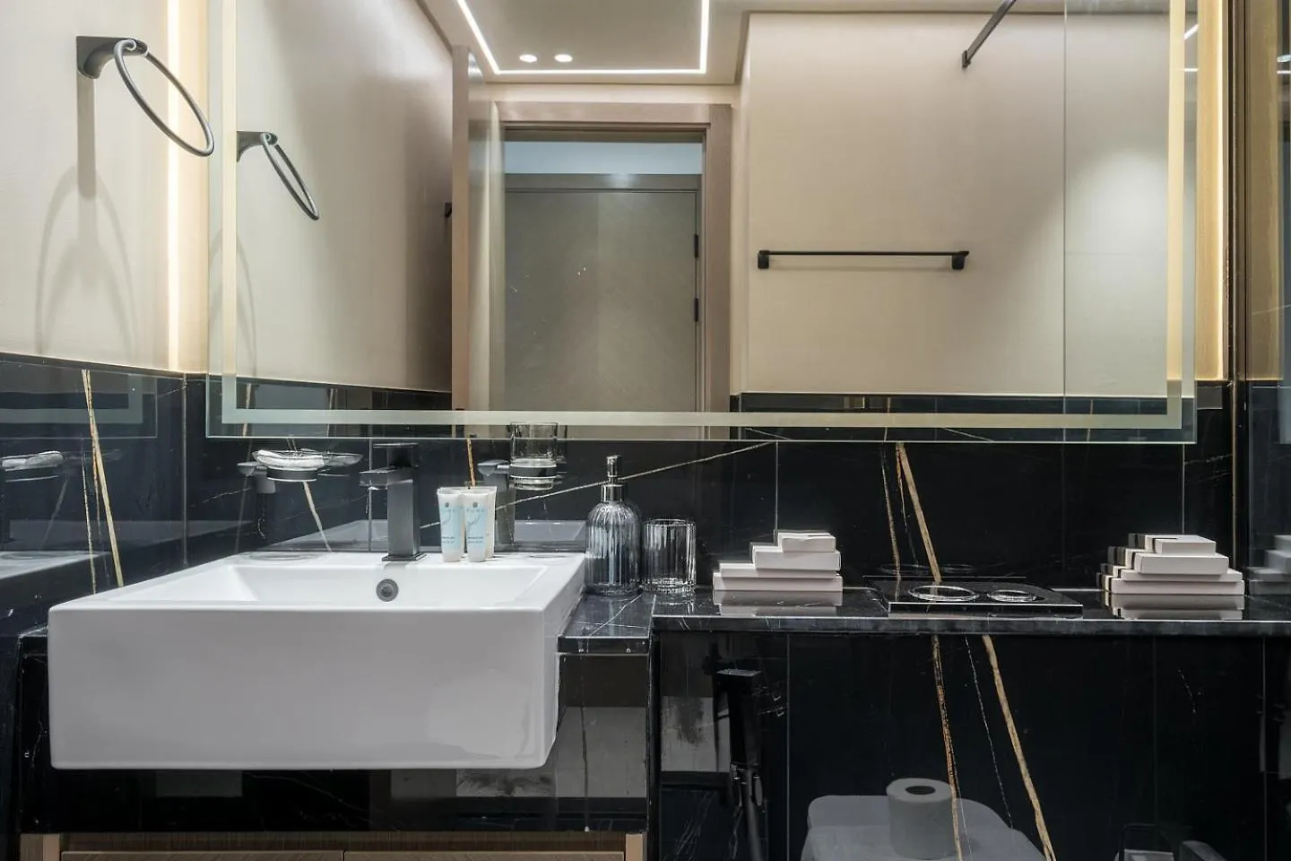 Elegant 1 Bed Apartment In Binghatti Creek Dubai