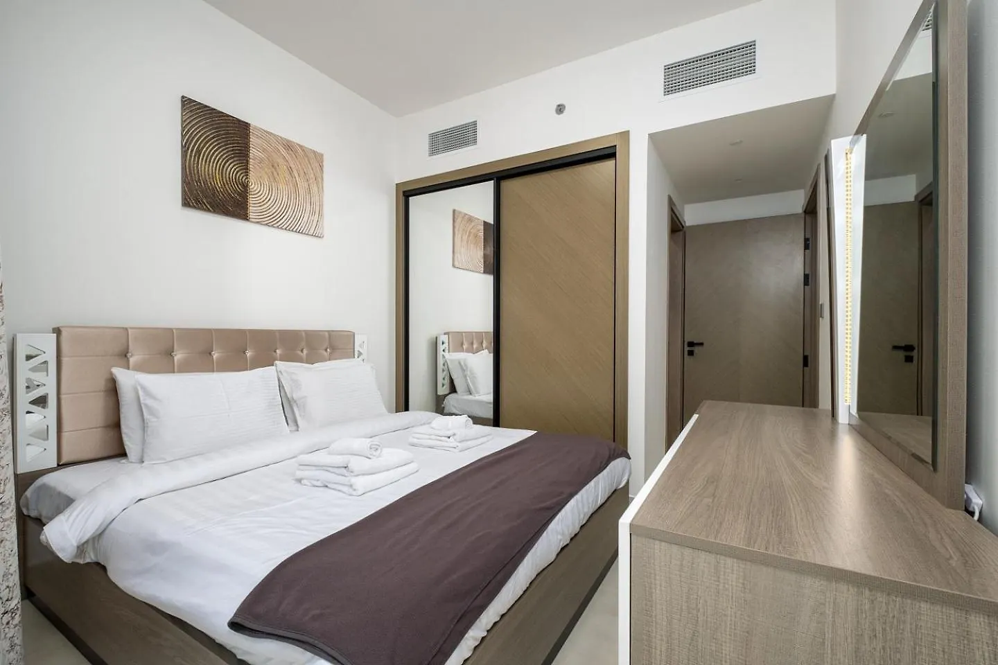 Elegant 1 Bed Apartment In Binghatti Creek Dubai